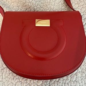 💯 Authentic Red Ferragamo crossbody